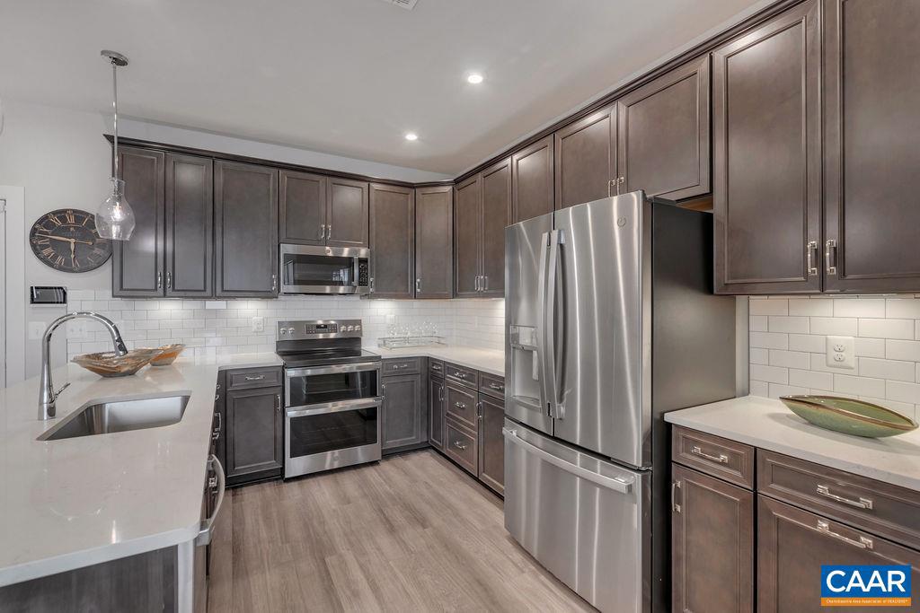 Photo 8 of 18 of 819 Wesley Ln #A townhome