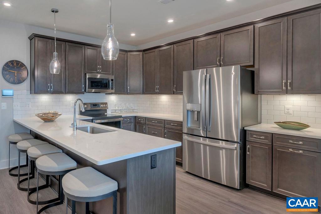 Photo 7 of 18 of 819 Wesley Ln #A townhome