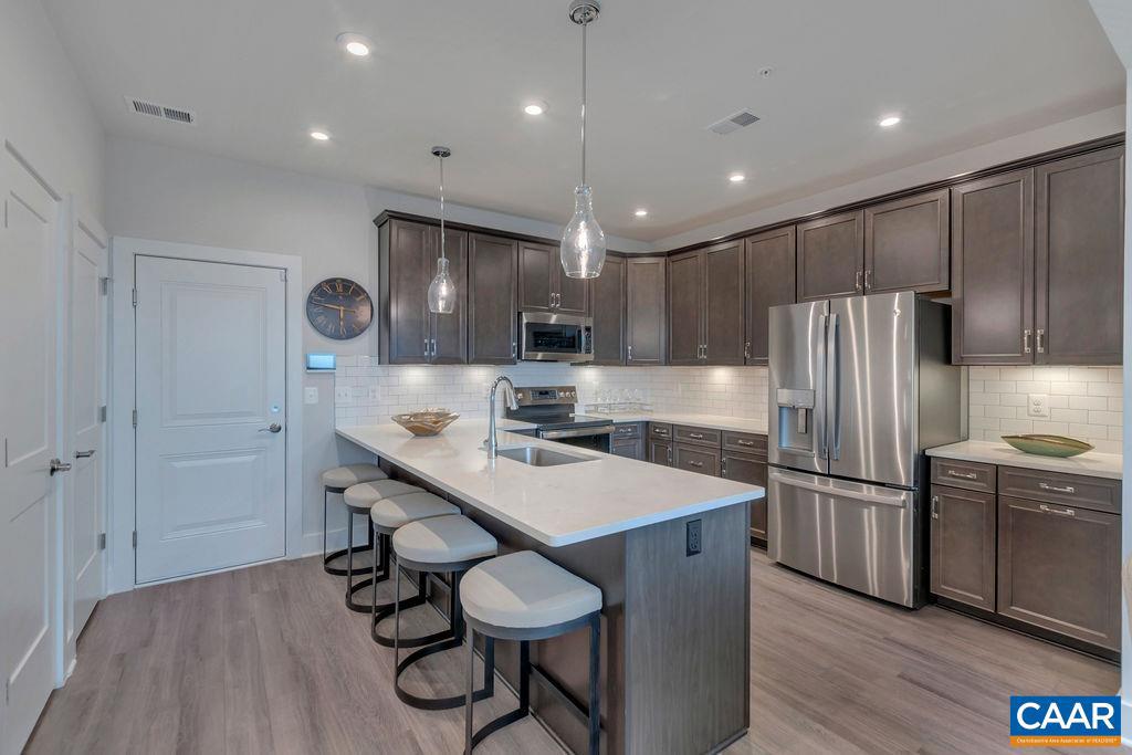 Photo 6 of 18 of 819 Wesley Ln #A townhome