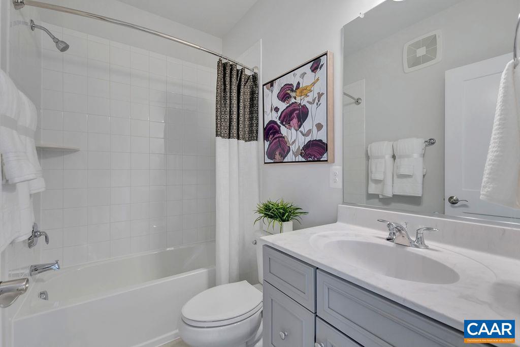 Photo 13 of 18 of 819 Wesley Ln #A townhome