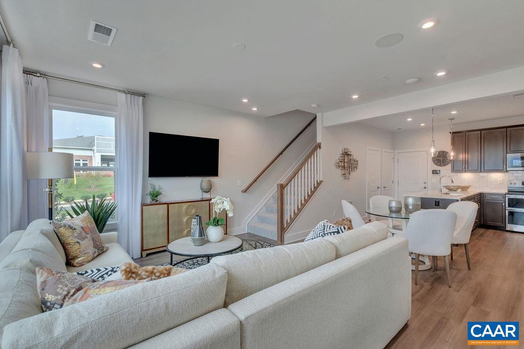 Photo 4 of 18 of 819 Wesley Ln #A townhome