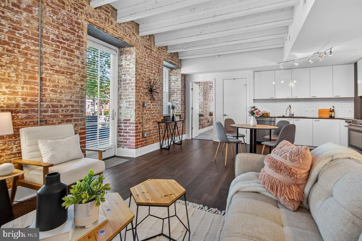 515 N Washington Street Unit 105