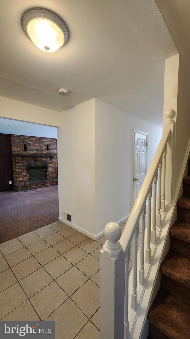 Photo 3 of 21 of 406 Deptford Rd house