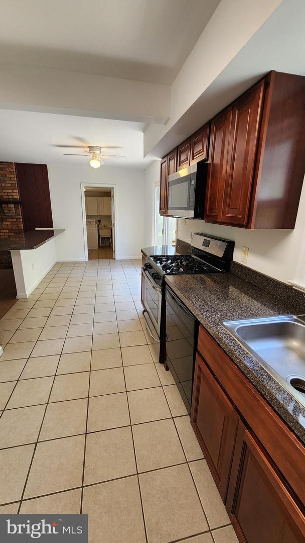 Photo 6 of 21 of 406 Deptford Rd house