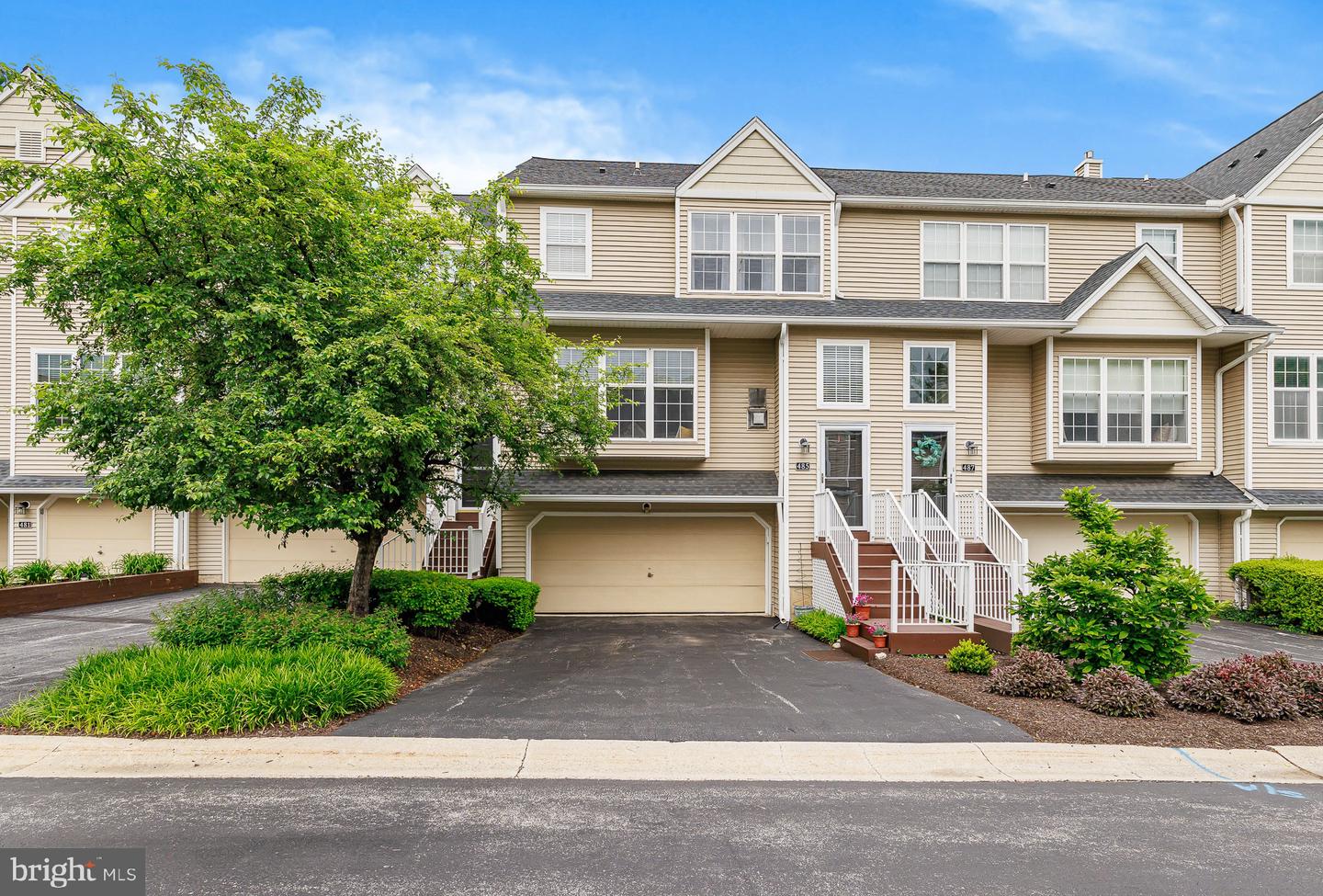 Photo 4 of 38 of 485 Lake George Cir townhome