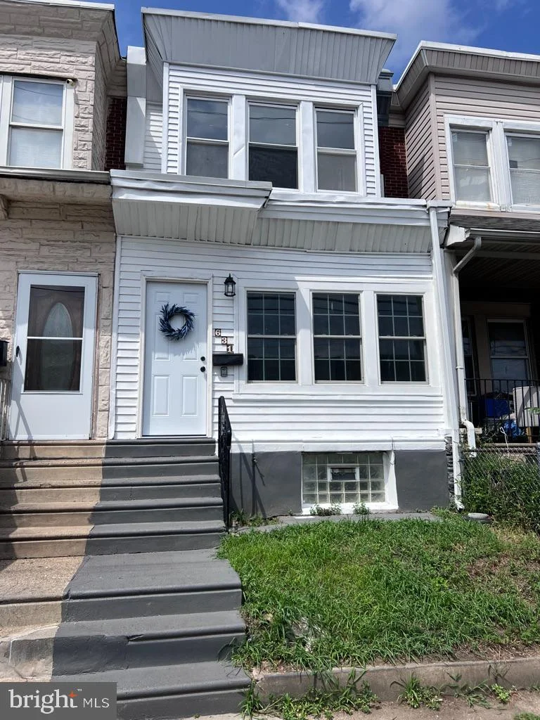 631 W Bristol Street