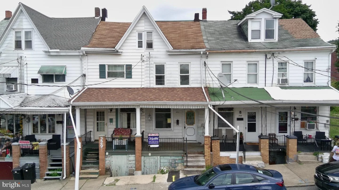 231 S Poplar Street