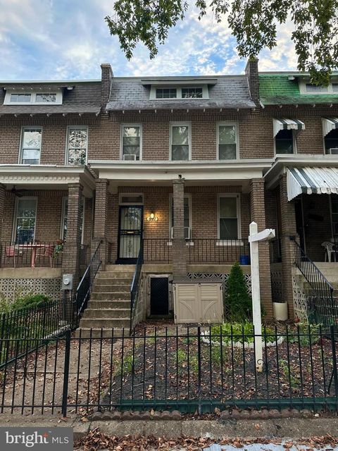 Townhouse in Washington DC 817 Kentucky AVENUE.jpg