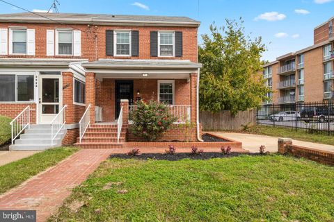 Townhouse in Washington DC 2226 Good Hope ROAD.jpg