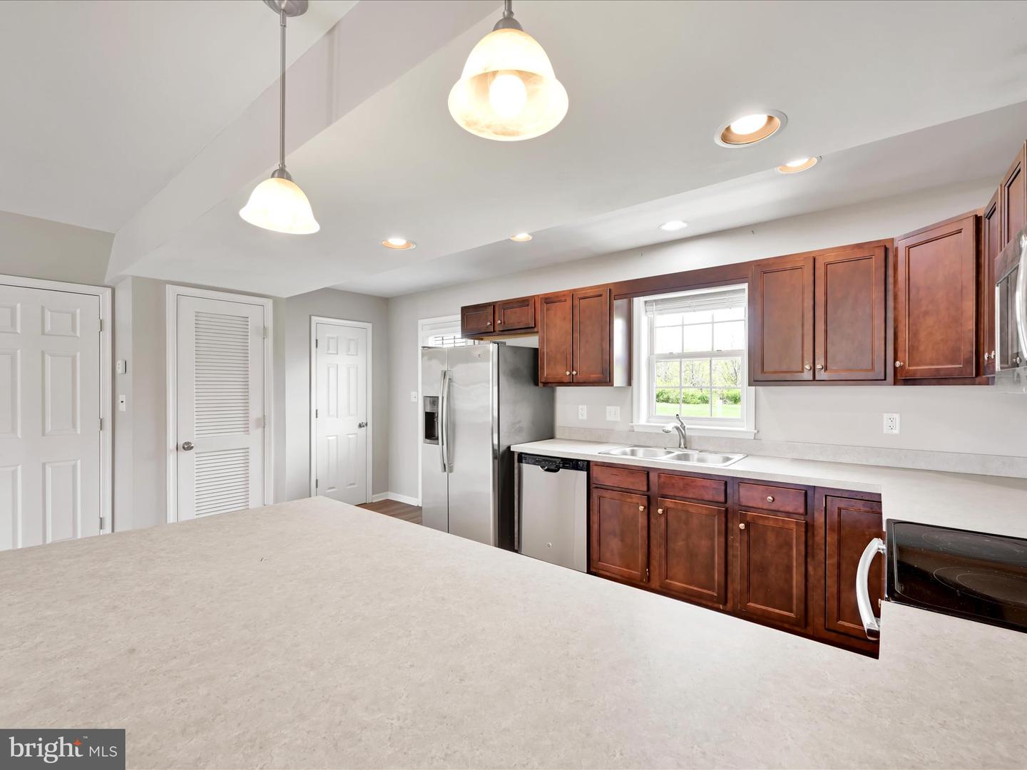 Photo 11 of 36 of 284 Melbourne Ln townhome