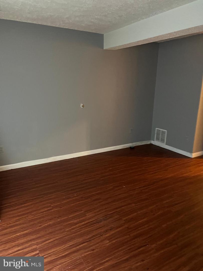 Photo 30 of 35 of 309 Brethour Ct townhome