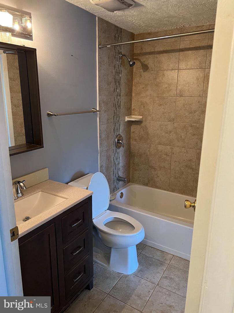 Photo 16 of 35 of 309 Brethour Ct townhome