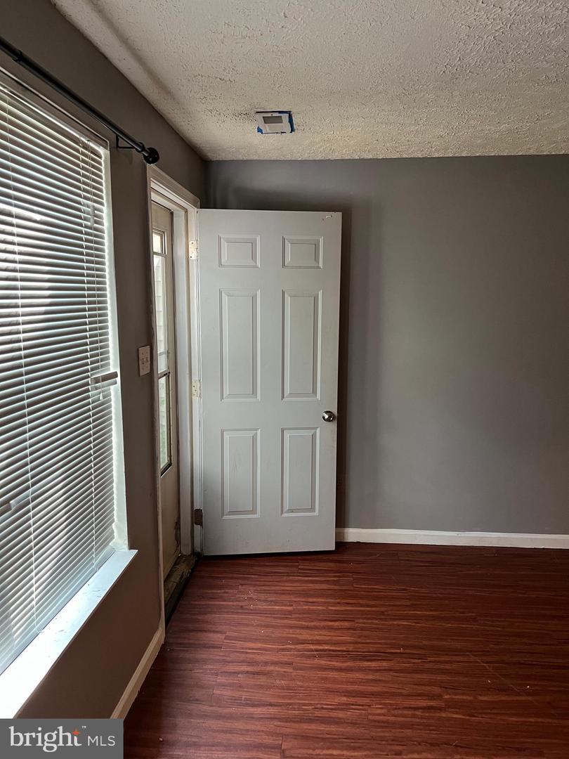 Photo 31 of 35 of 309 Brethour Ct townhome