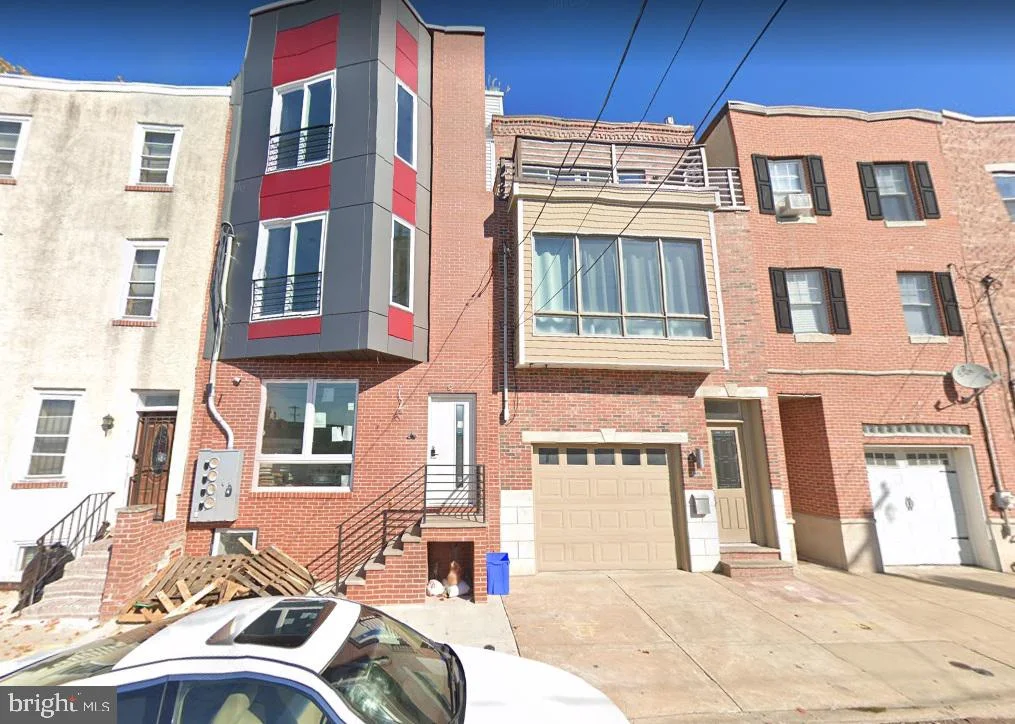 1527 Carpenter Street Unit 2