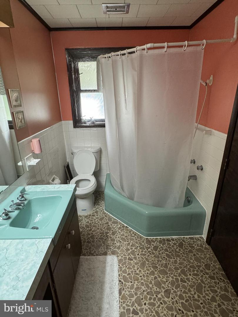 Photo 10 of 20 of 738 Birch St townhome