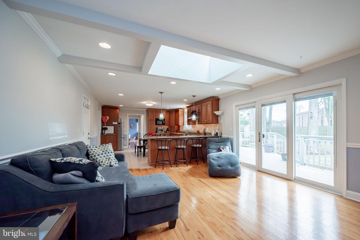 Photo 16 of 43 of 4 Crenshaw Dr house