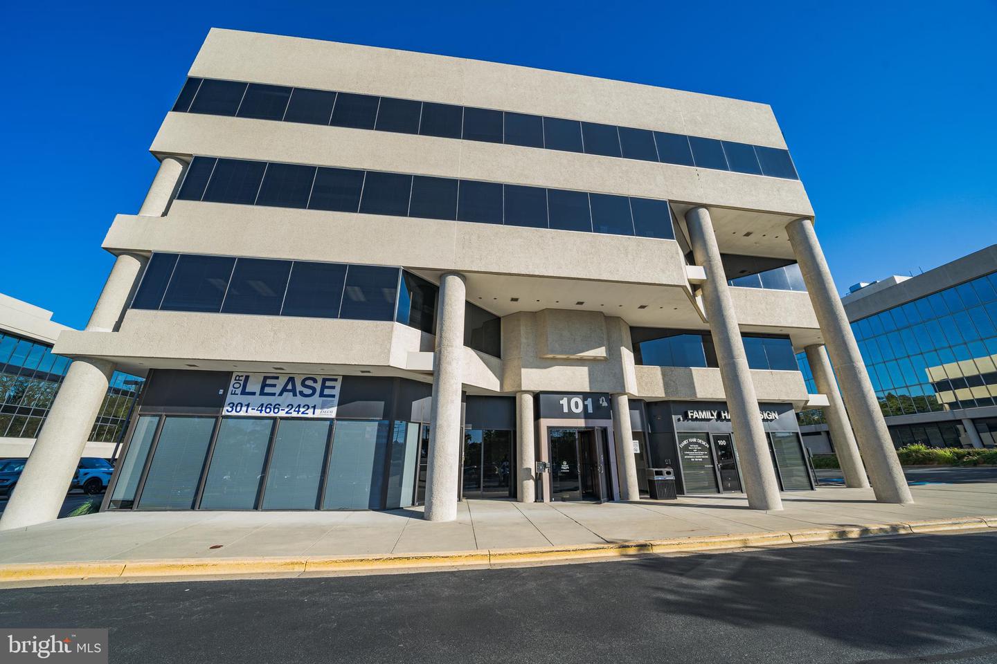 101 Lakeforest Blvd #100