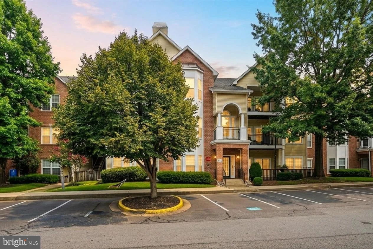 4142 Fountainside Lane Unit E102