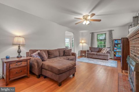 Single Family Residence in Allentown PA 717 30th STREET 6.jpg