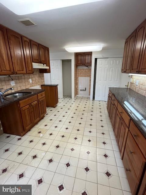 Photo 15 of 25 of 1600 Hagys Ford Rd #7-Yz condo