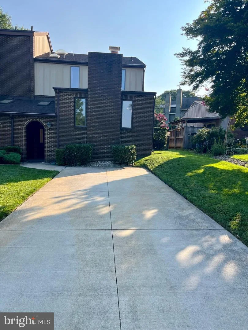 712 Ticonderoga Avenue
