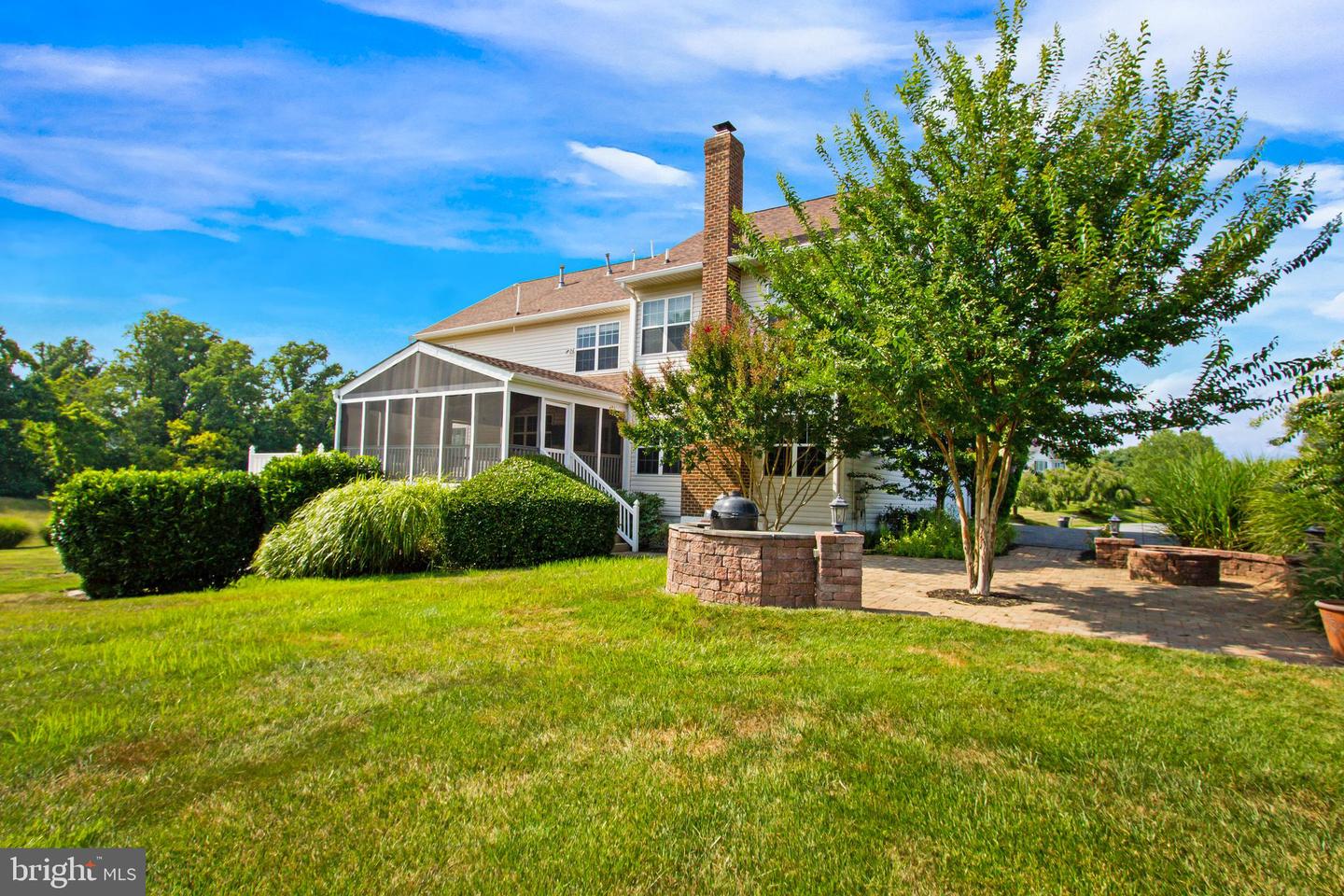 Photo 5 of 86 of 9613 Farmview Ct house