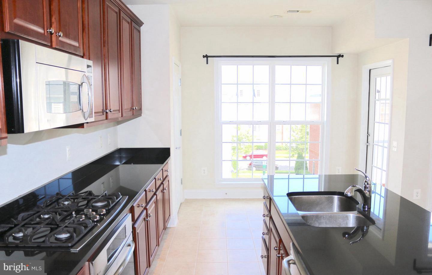 Photo 10 of 40 of 14521 Barkham Dr townhome
