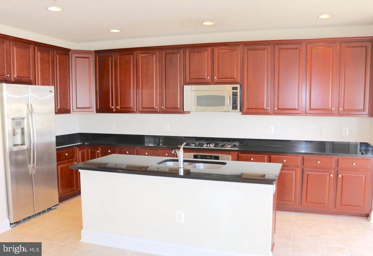Photo 8 of 40 of 14521 Barkham Dr townhome