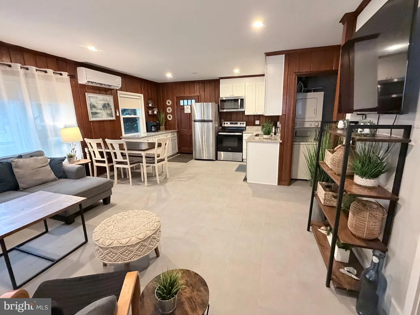 1407 N Saint Louis Avenue Unit 1