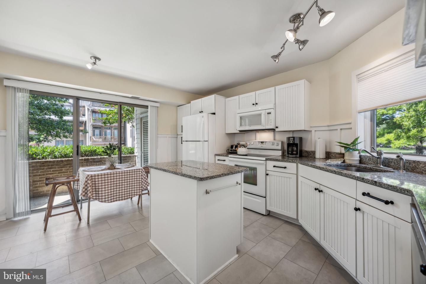 Photo 9 of 41 of 2100 Chesapeake Harbour Dr #T2 condo