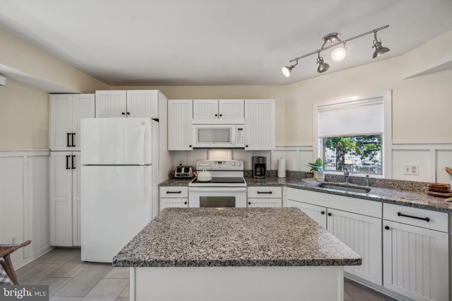Photo 10 of 41 of 2100 Chesapeake Harbour Dr #T2 condo