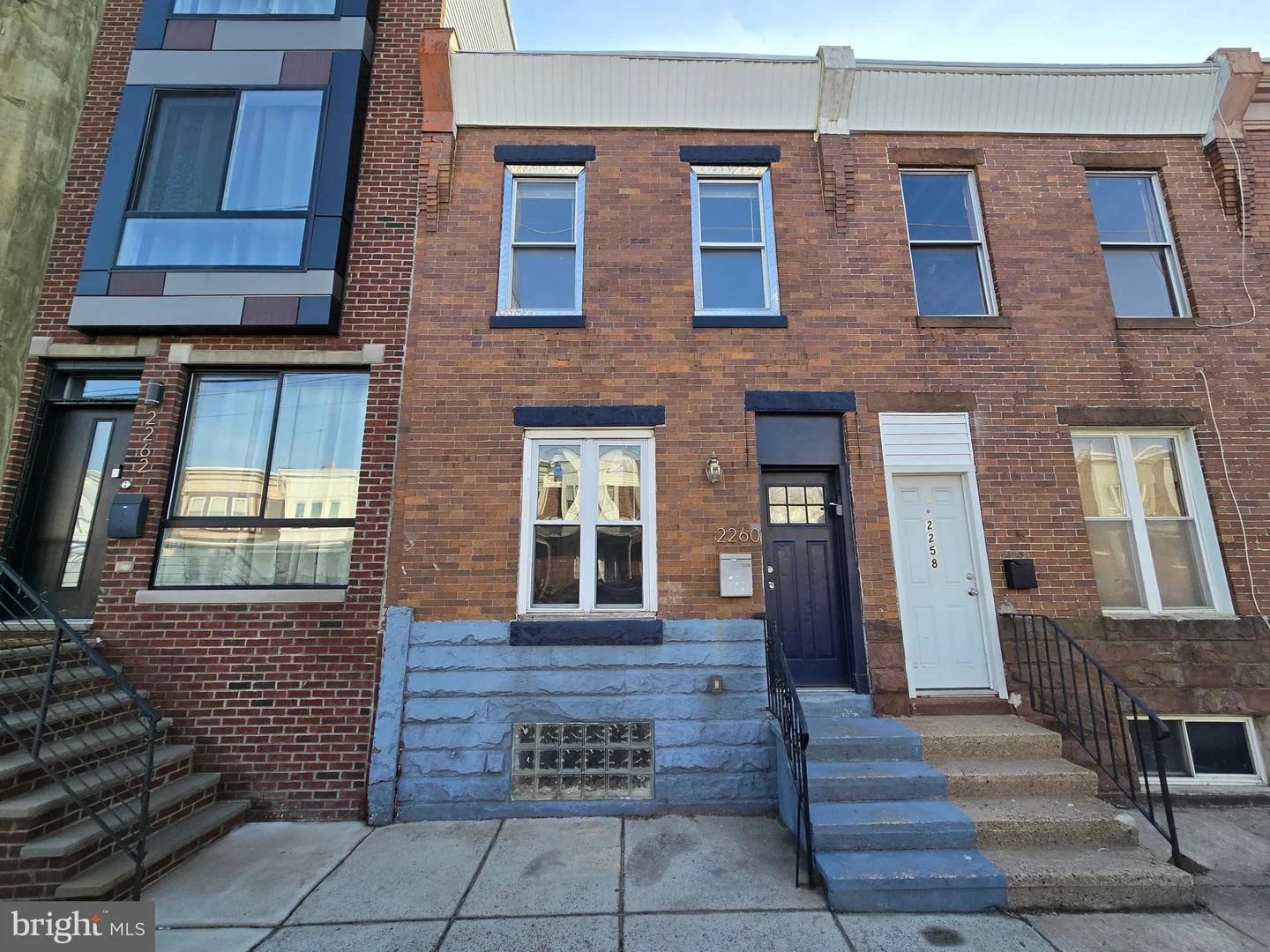 2260 E Cambria Street