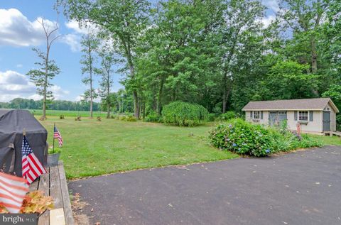 A home in Elmer