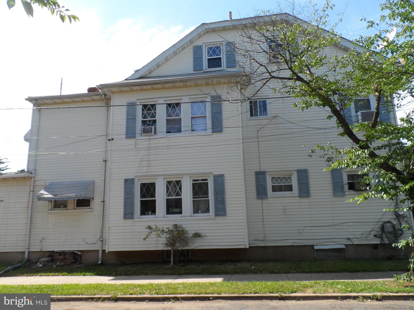 Photo 3 of 8 of 675 S Olden Ave multi-family property