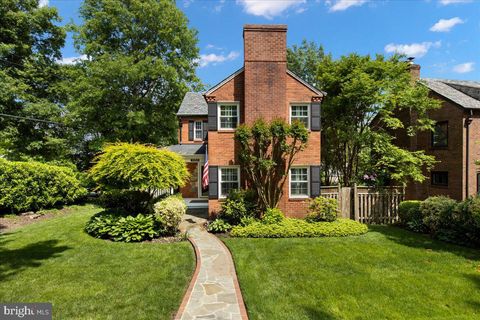 Single Family Residence in Arlington VA 1053 26th STREET.jpg