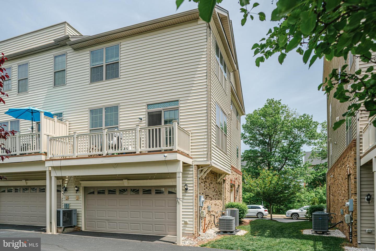 Photo 3 of 63 of 22573 Norwalk Sq townhome
