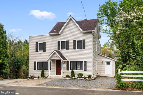 Single Family Residence in Glenside PA 2549 Church ROAD.jpg