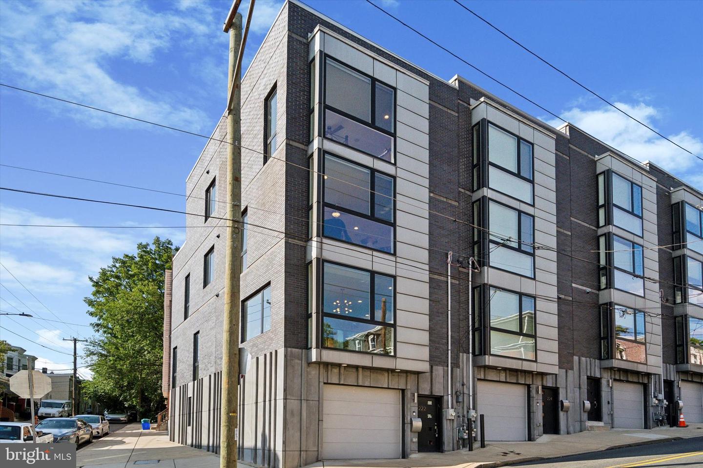 View Philadelphia, PA 19128 townhome