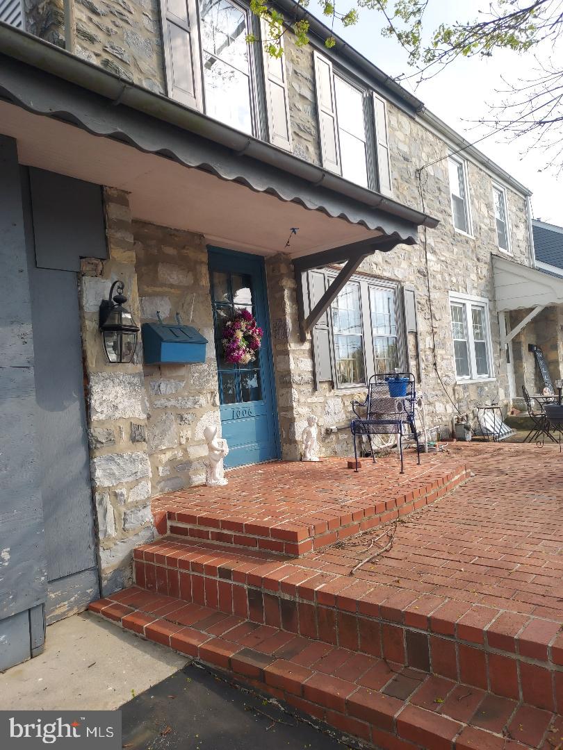 Photo 5 of 17 of 1006 New Hope St multi-family property