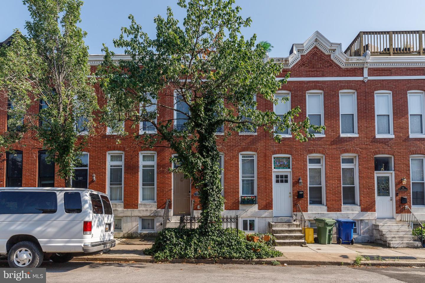 Photo 42 of 43 of 107 W Ostend St townhome