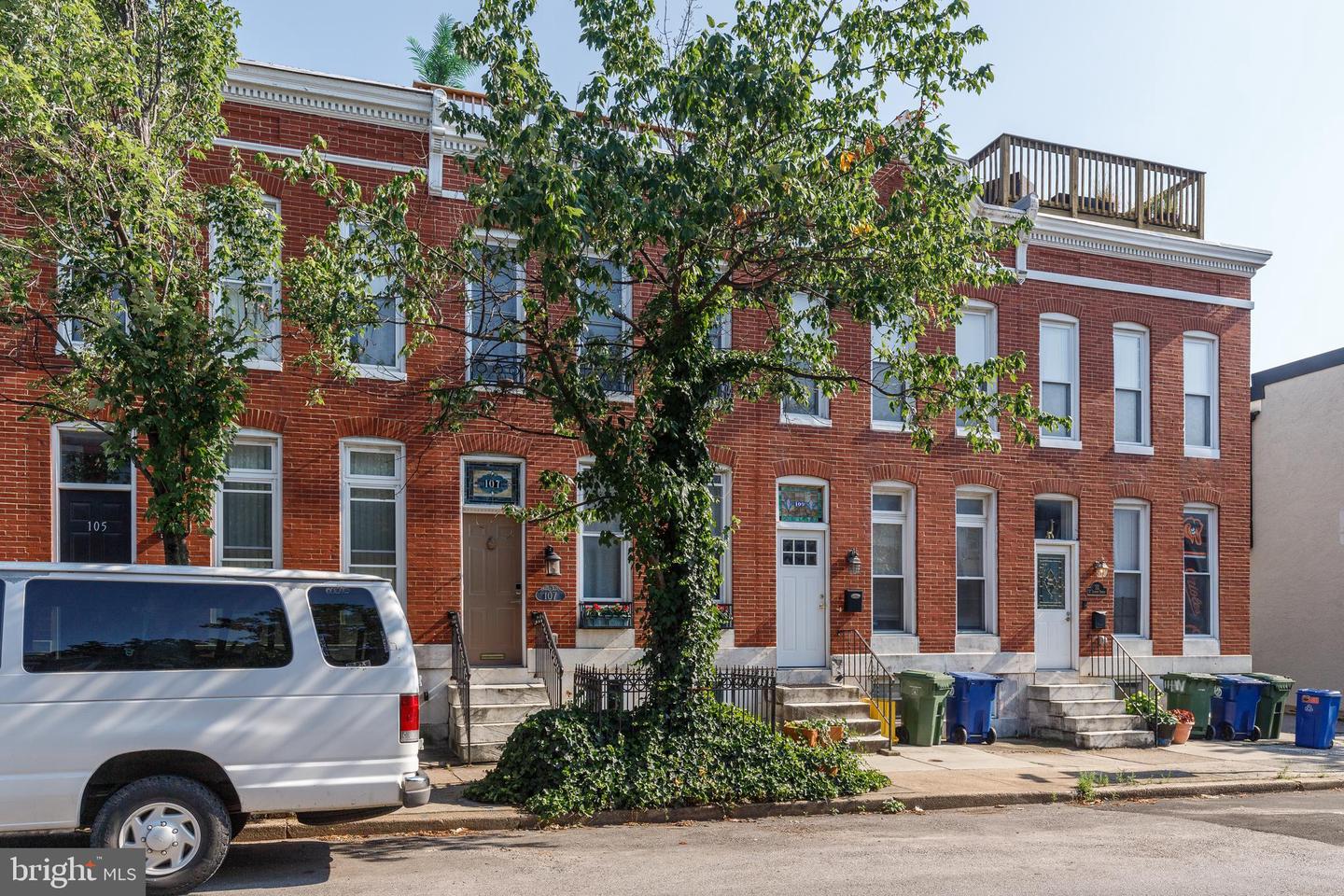 Photo 43 of 43 of 107 W Ostend St townhome