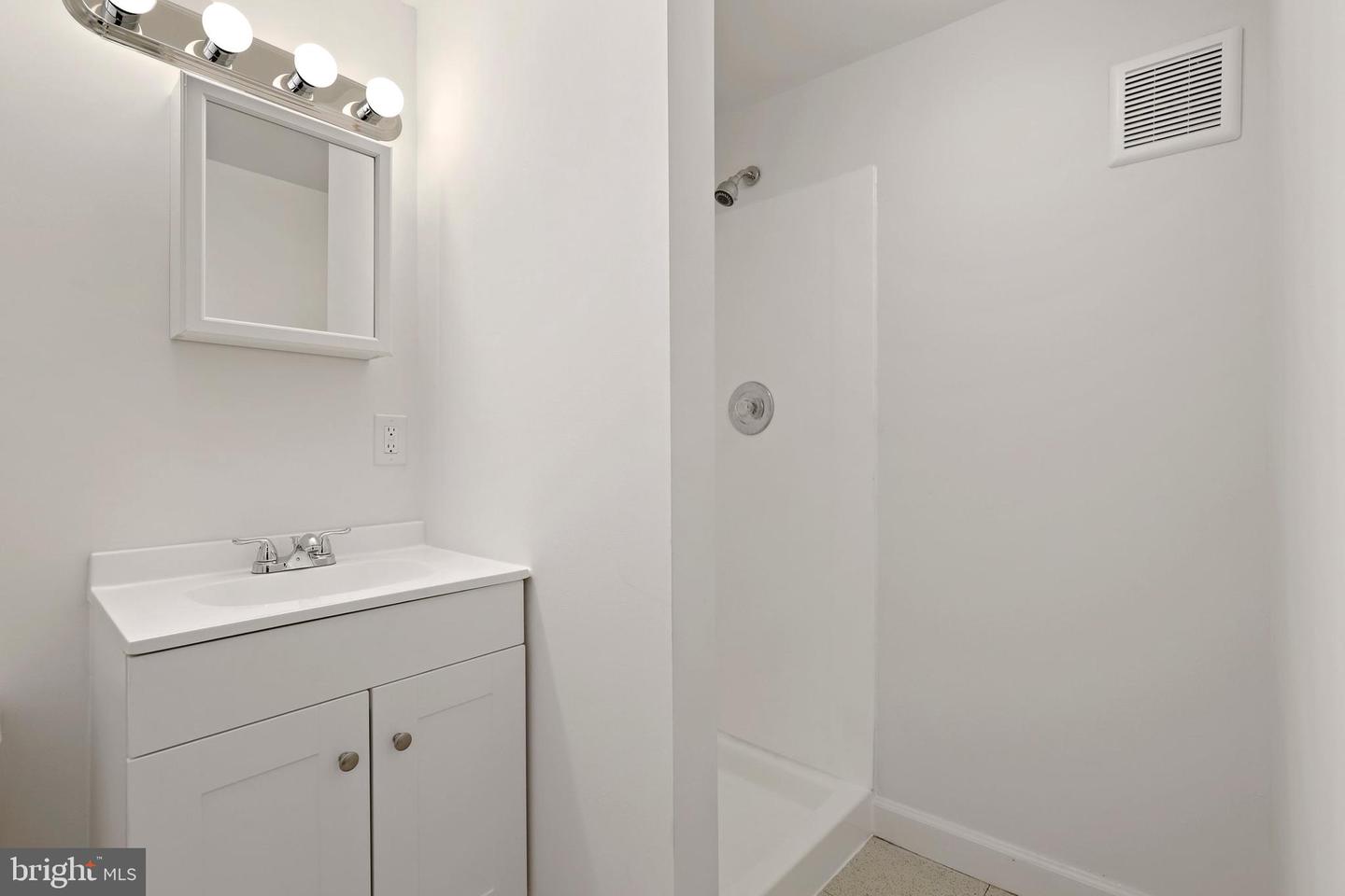 Photo 22 of 29 of 3302 Landover St townhome