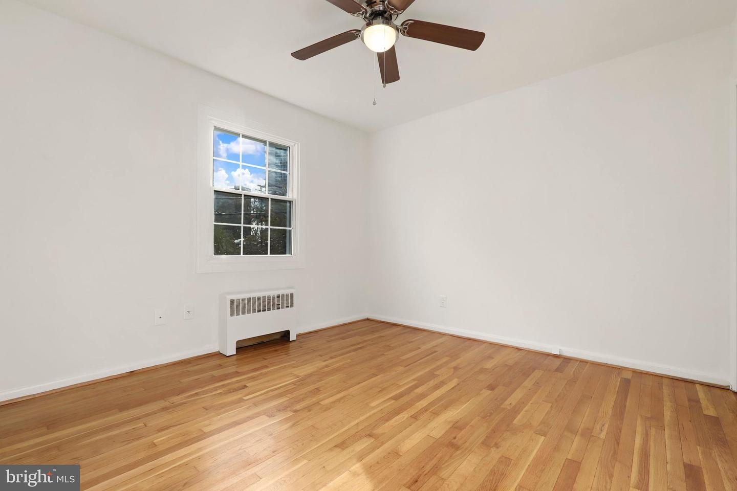 Photo 11 of 29 of 3302 Landover St townhome
