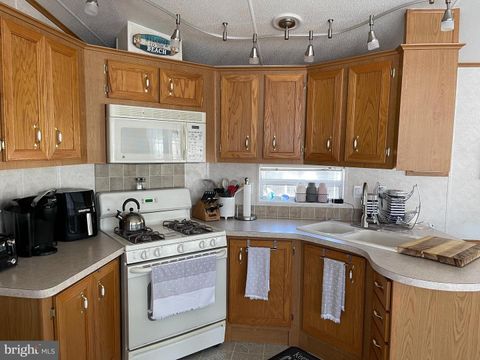 Manufactured Home in Woodbine NJ 165 Fremont Ave Ave 12.jpg