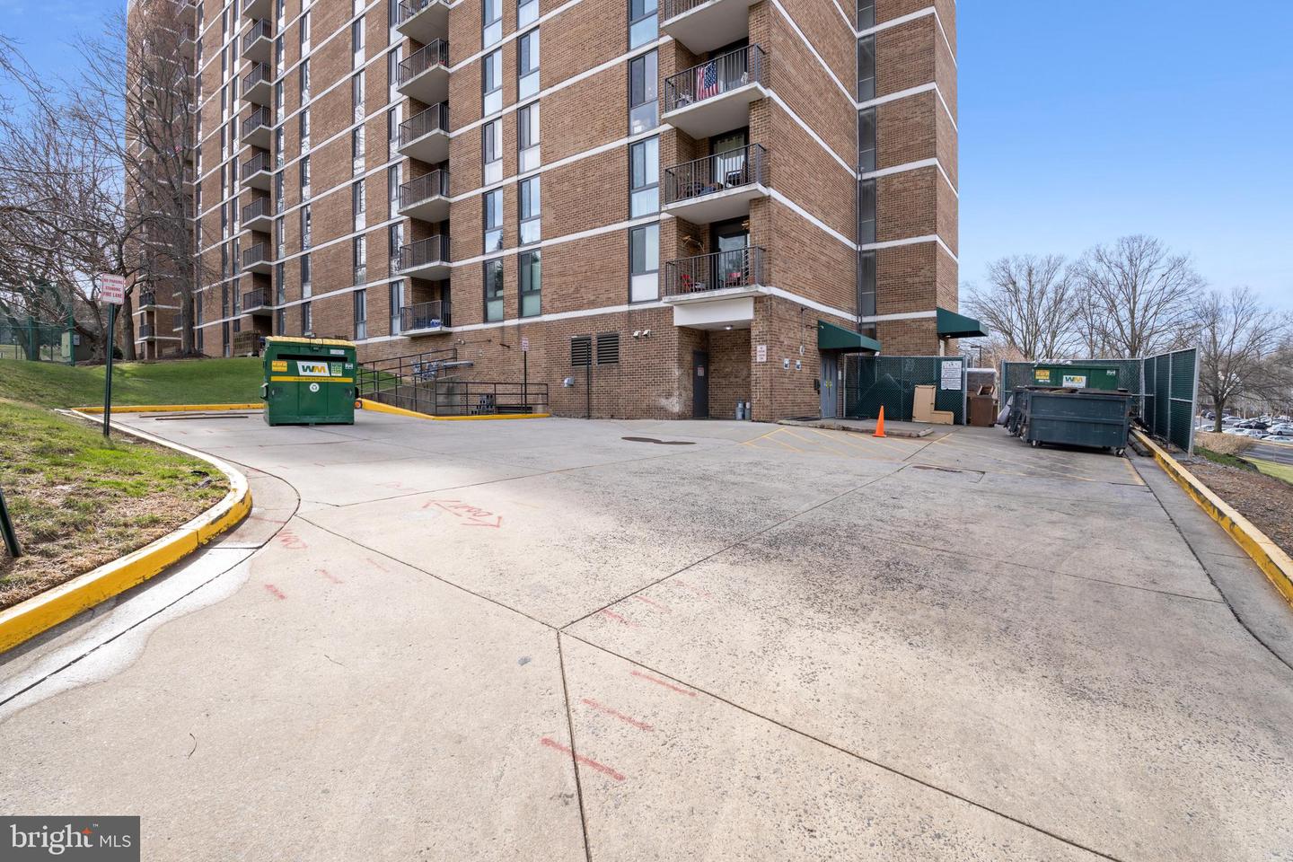 Photo 60 of 100 of 2311 Pimmit Dr #215 condo