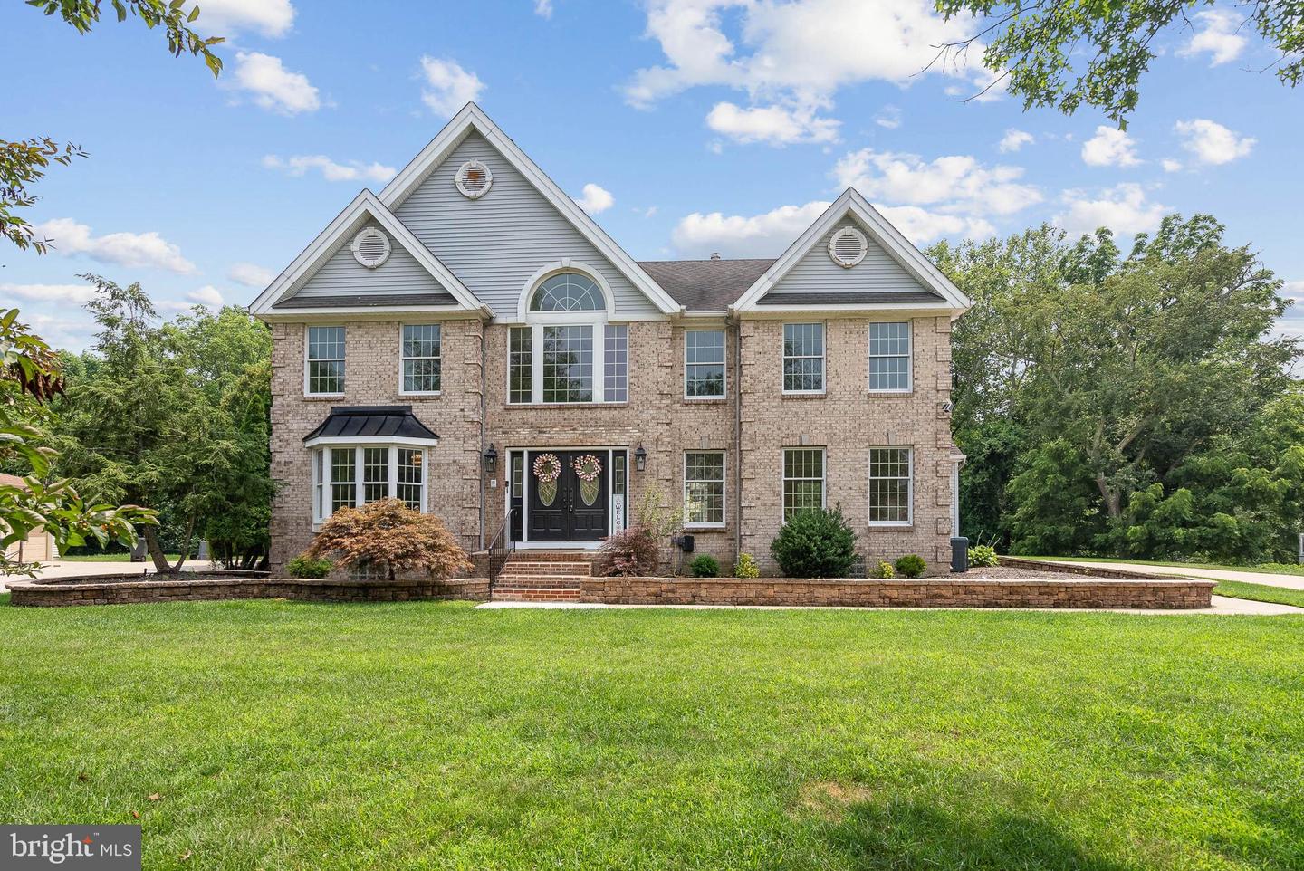 Photo 1 of 50 of 18 Clearbrook Ln house