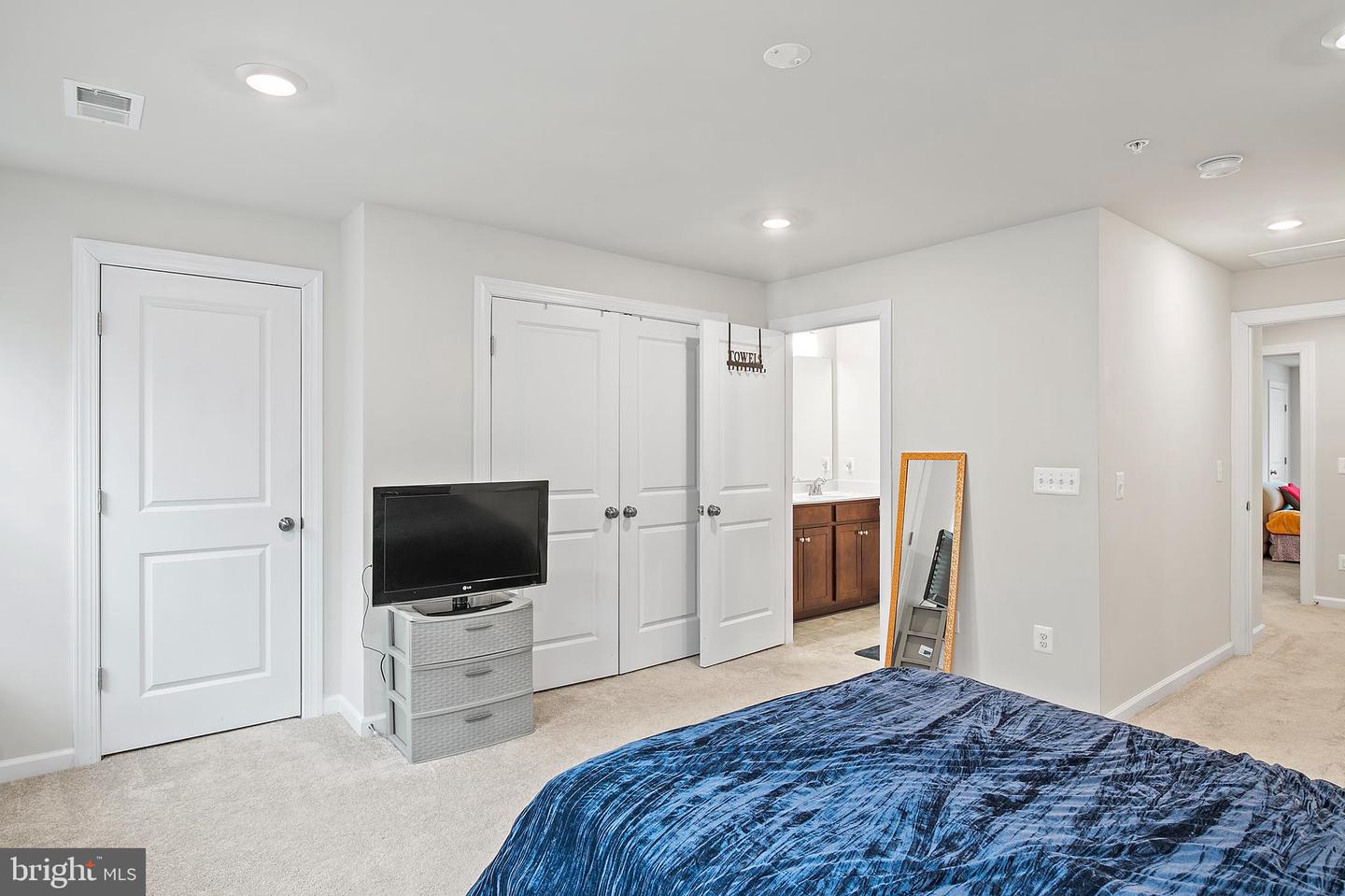 Photo 16 of 29 of 9608 Block St #307 townhome