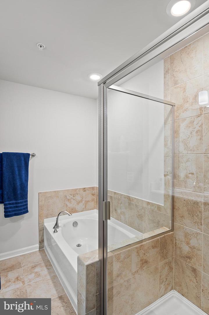 Photo 20 of 29 of 9608 Block St #307 townhome