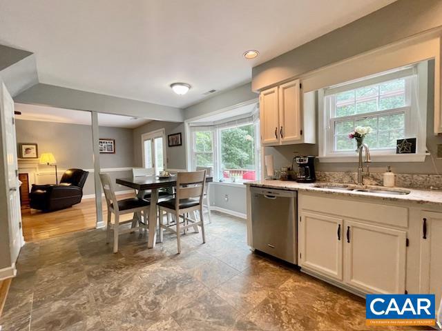 Photo 9 of 34 of 2110 Viburnum Ct house