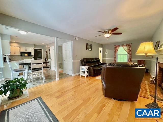 Photo 5 of 34 of 2110 Viburnum Ct house